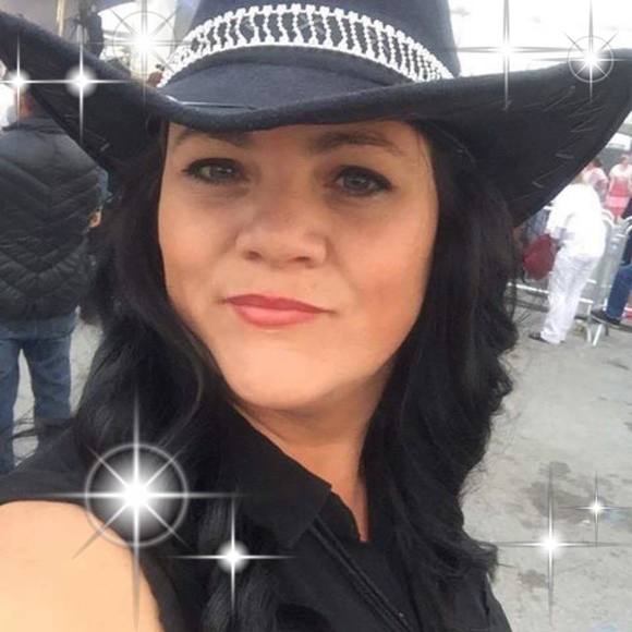 Meet your Posher, Celly - Picture 1 of 1